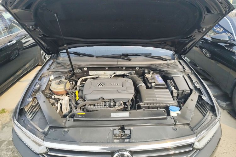 大众 迈腾 2017款 380TSI DSG 豪华型机舱底盘24