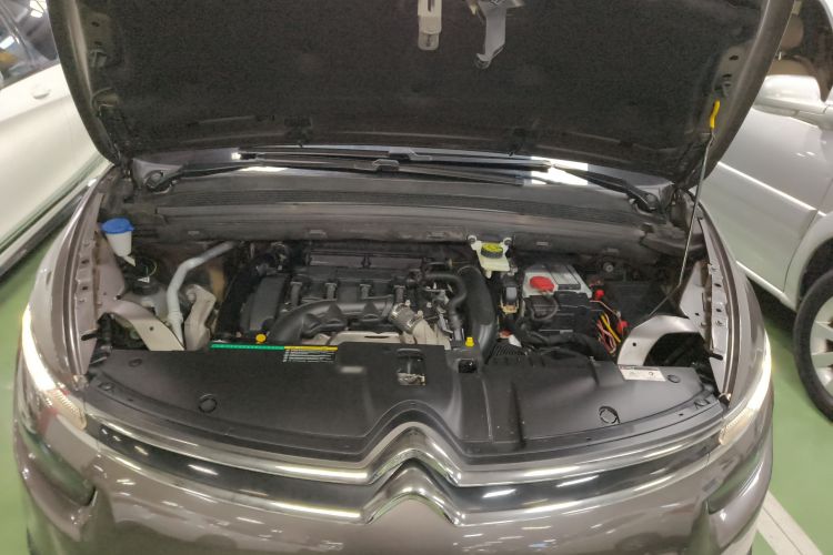 雪铁龙 C4 PICASSO 2015款 Grand 1.6T 时尚型 7座机舱底盘24