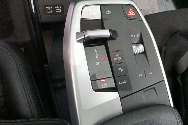 宝马X1 2023款 xDrive25Li M运动套装中控内饰18