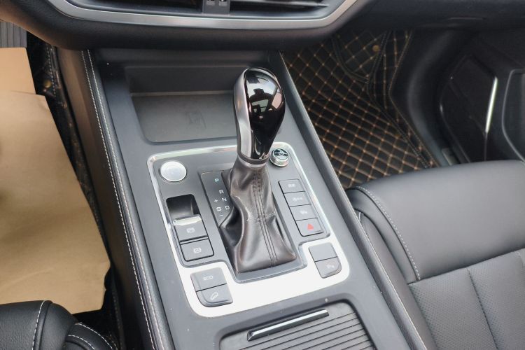 比亚迪 唐 2018款 2.0T 自动智联尊贵型 5座 国V局部细节18