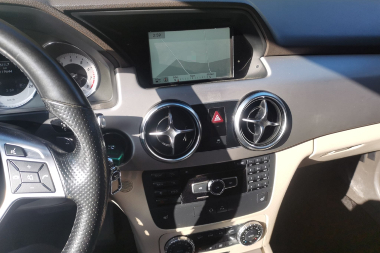 奔驰GLK级 2015款 GLK 300 4MATIC 时尚型 极致版中控内饰16