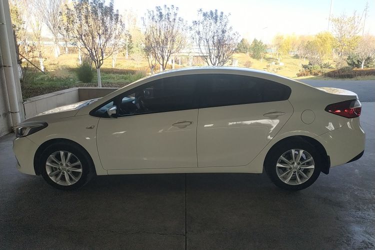 起亚K3 2017款  1.6L 自动15周年特别版GLS车身外观4