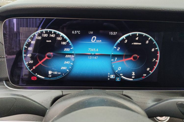 奔驰E级 2021款 改款 E 300 L 运动时尚型中控内饰14