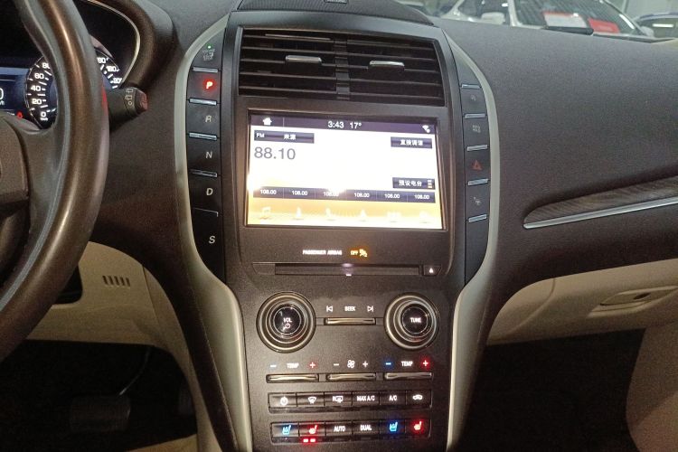 林肯MKC 2019款 2.0T 两驱尊雅版 国VI中控内饰16