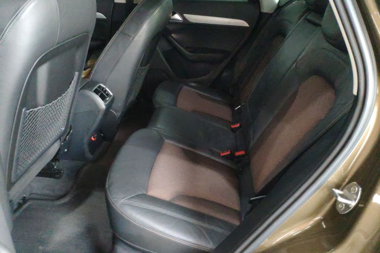 奥迪Q3 2018款 30周年年型 30 TFSI 时尚型中控内饰21