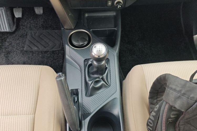 丰田 RAV4荣放 2015款 2.0L 手动两驱都市版局部细节18