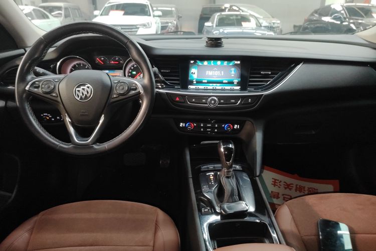 别克 君威 2017款 20T 精英型中控内饰16