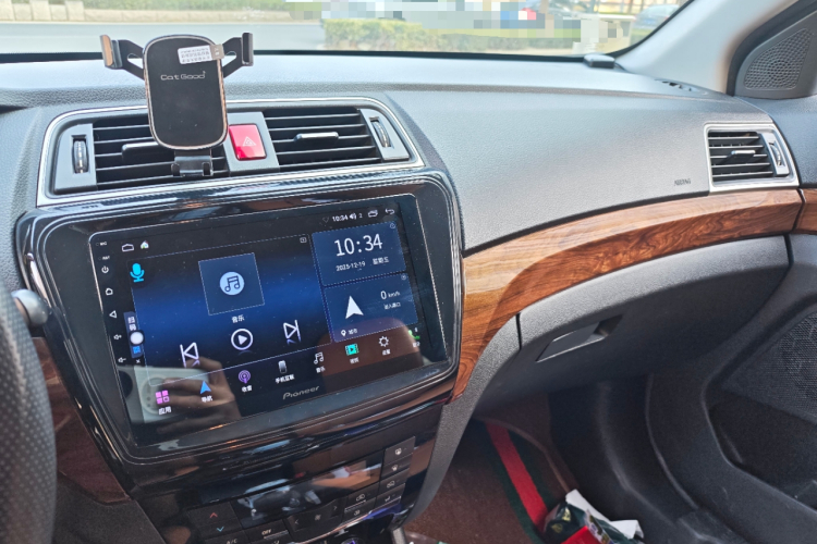 北汽威旺S50 2016款 1.5T 手动欢动舒适型中控内饰16