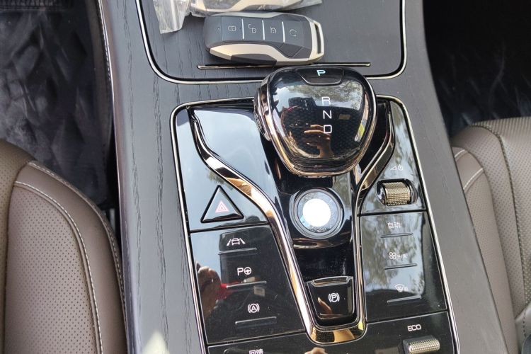 比亚迪 汉 2020款 EV 四驱高性能版旗舰型中控内饰18