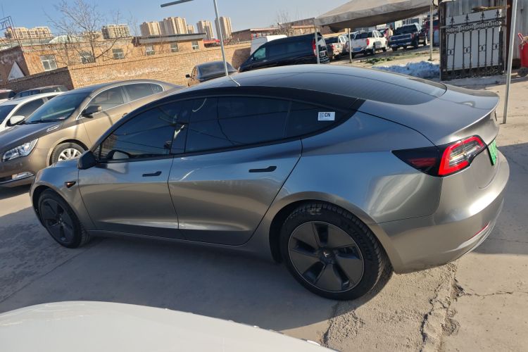 特斯拉 Model 3 2022款 后轮驱动版车身外观4