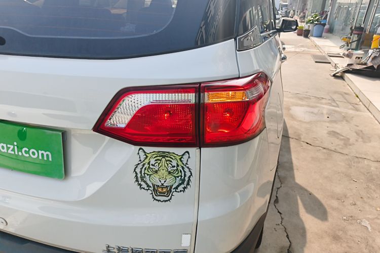 五菱汽车 五菱宏光S3 2018款 1.5L 手动豪华型 国V车身外观9