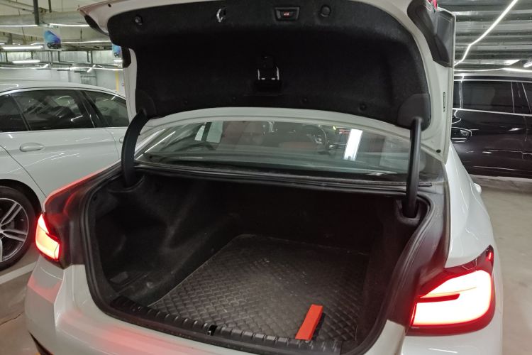 宝马5系 2022款 改款二 525Li M运动套装机舱底盘23