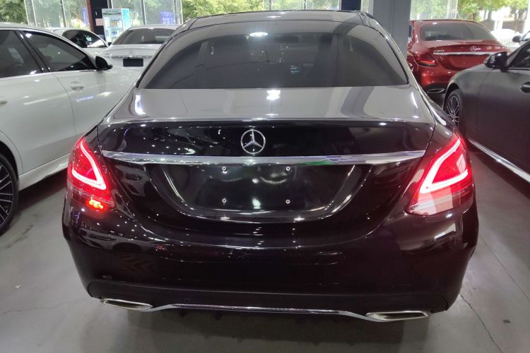 奔驰C级 2019款 改款 C 260 L 运动版车身外观6