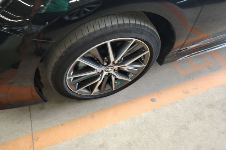 丰田 凯美瑞 2023款 双擎 2.5HG 豪华版车身外观35