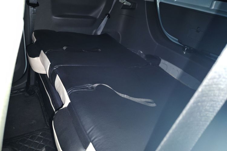 吉利银河 2023款 熊猫mini 200km 耐力熊中控内饰7004