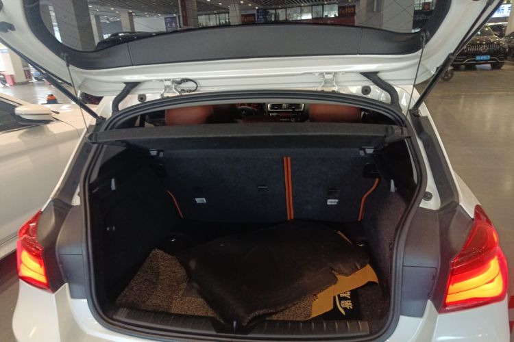 宝马1系(进口) 2016款 118i 领先型局部细节23