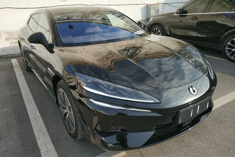 腾势Z9GT 2024款 1100四驱Max首发版车身外观3