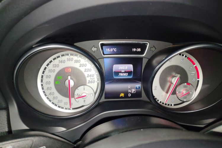 奔驰GLA 2016款 GLA 200 时尚型局部细节14