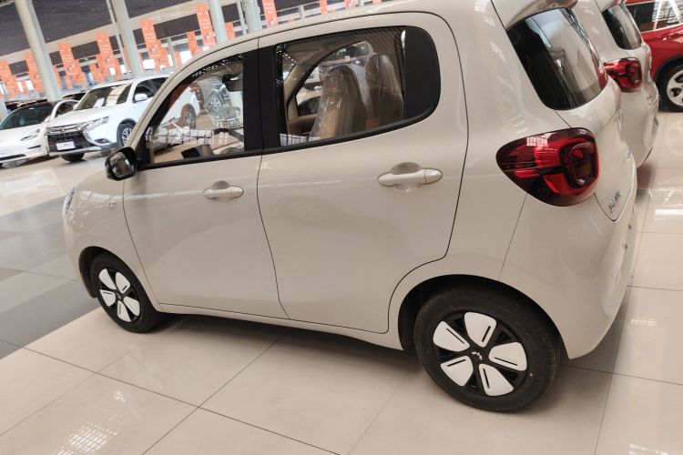 五菱汽车 宏光MINIEV 2025款 四门版 进阶款车身外观4