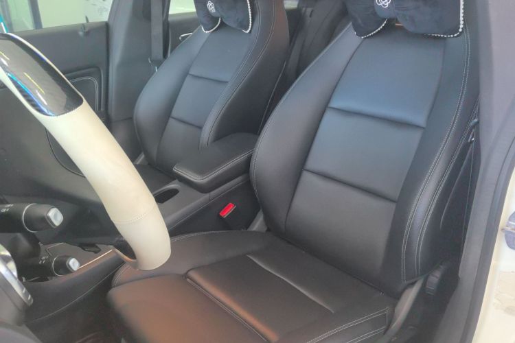 奔驰CLA 2019款 CLA 200 动感型中控内饰19