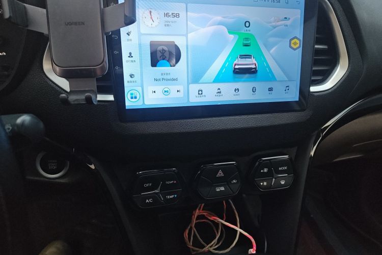 广汽传祺 传祺GS4 2016款 235T G-DCT豪华版中控内饰16