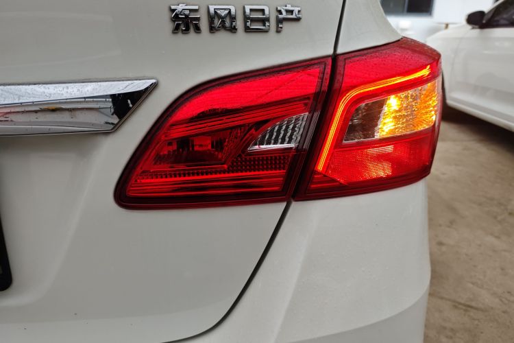 日产 轩逸 2024款 经典 1.6XE CVT舒适版车身外观9