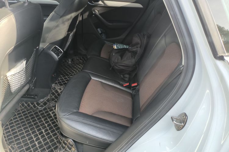 奥迪Q3 2018款 30周年年型 35 TFSI 时尚型中控内饰21