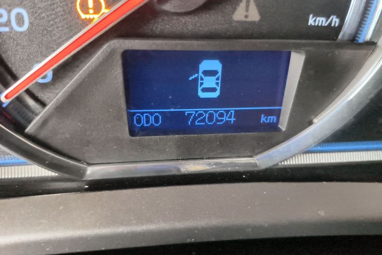 丰田 RAV4荣放 2015款 2.0L CVT四驱新锐版中控内饰15