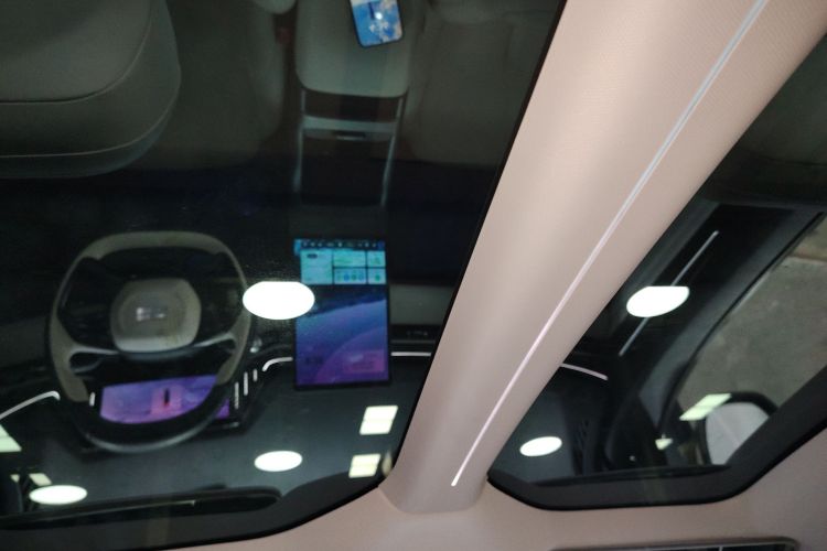 吉利银河 银河L6 2023款 125km 星舰中控内饰22