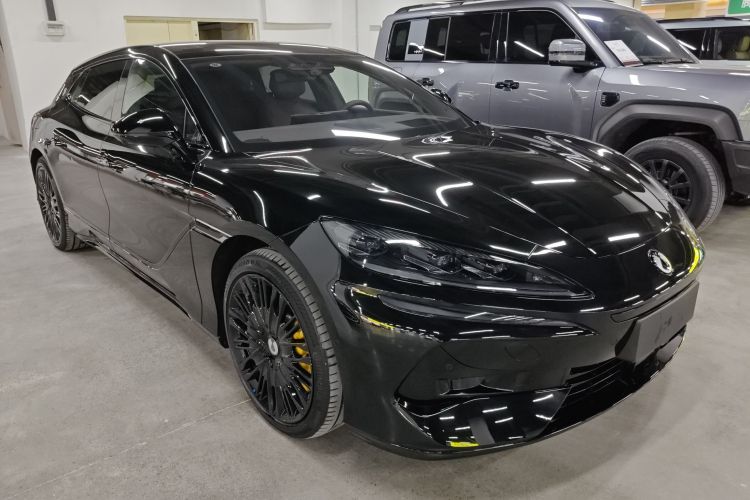 腾势Z9GT 2024款 1100四驱Ultra版车身外观3