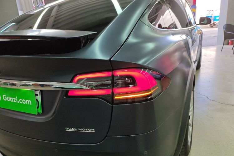 特斯拉 Model X 2019款 Performance 高性能版车身外观9