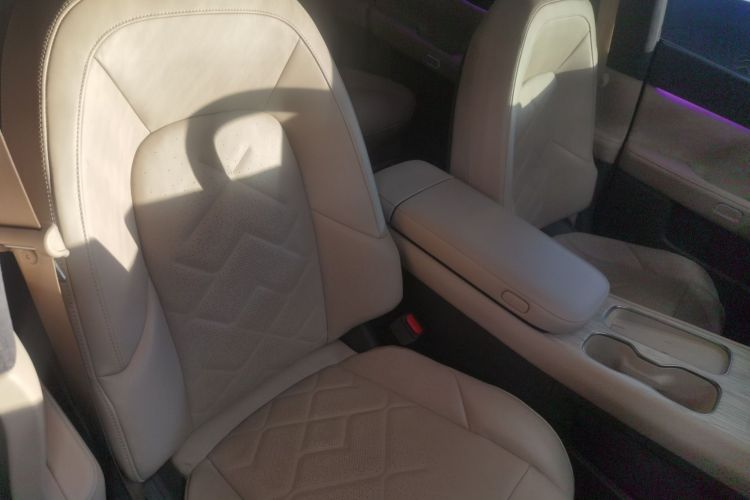 蔚来ET7 2023款 100kWh局部细节41