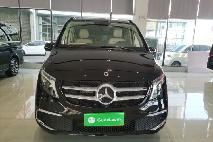 奔驰V级 2022款 V 260 L 长轴距尊贵版车身外观2