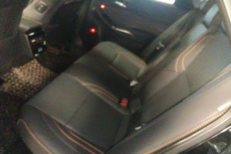 丰田 亚洲龙 2024款 双擎 2.0L 臻选版中控内饰21