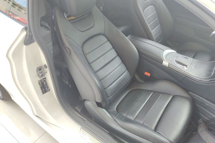 奔驰C级(进口) 2021款 C 200 轿跑车局部细节41