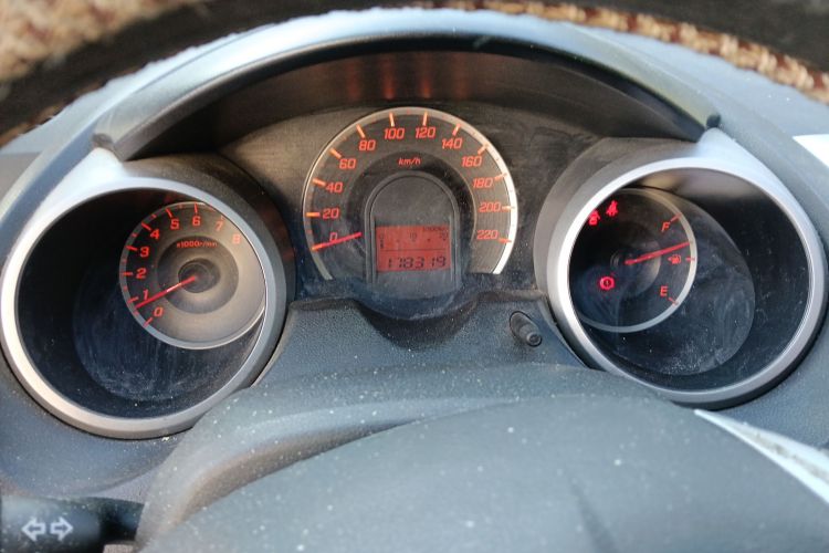 本田 飞度 2011款 1.3L 手动舒适版中控内饰14