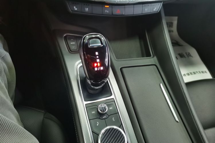 凯迪拉克CT5 2022款 28T 豪华型（标准版）中控内饰18