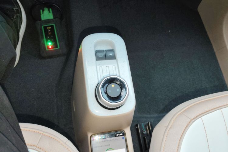 吉利银河 2023款 熊猫mini 200km 耐力熊中控内饰18