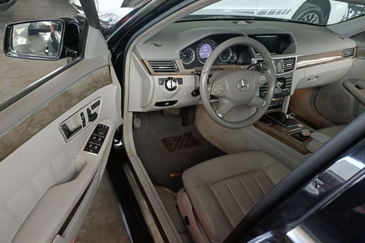 奔驰E级(进口) 2009款 E 300 优雅型中控内饰7003