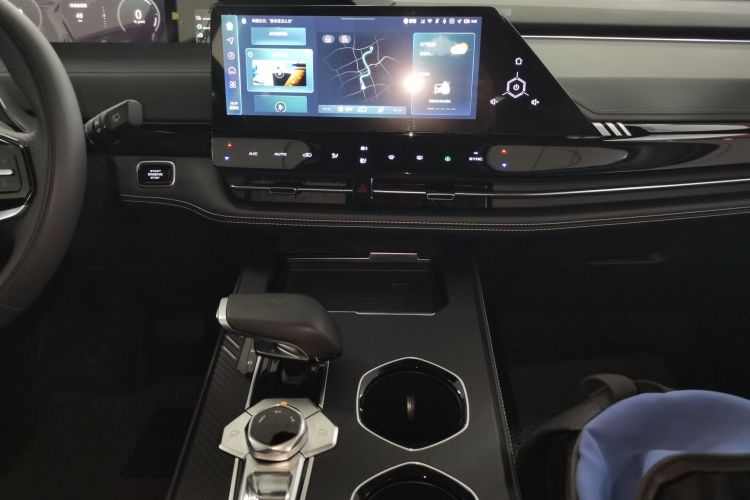 长安UNI-K 智电iDD 2024款 智电iDD 1.5T 135km智领型局部细节16