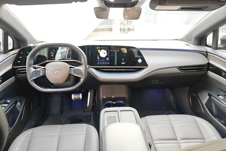 红旗EH7 2024款 690 Pro中控内饰12