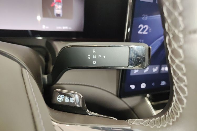 腾势Z9 2024款 1100km 四驱Max版中控内饰18