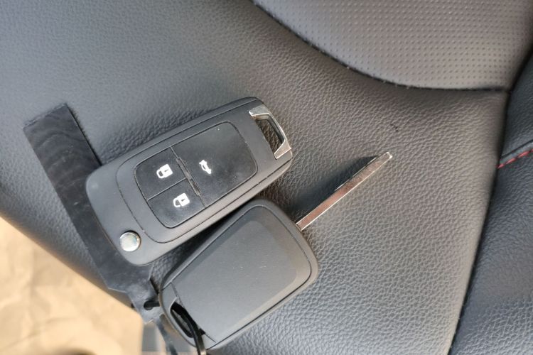 雪佛兰 科鲁泽 2020款 轻混 RS 330T 自动畅快版中控内饰7001