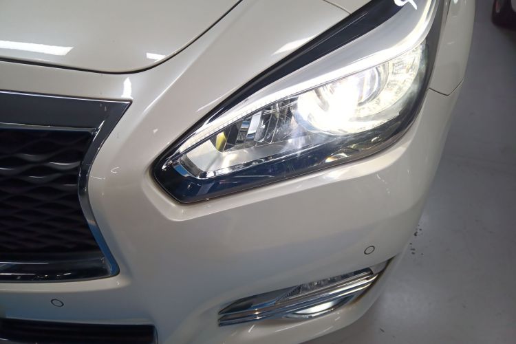 英菲尼迪Q70 2019款 Q70L 2.0T 精英版 PLUS局部细节36