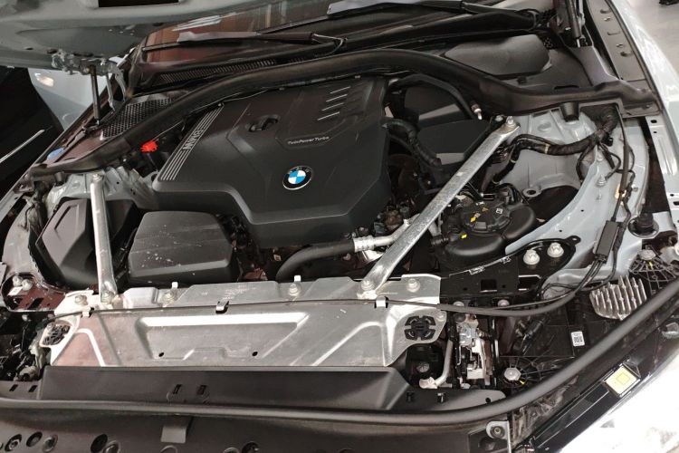 宝马4系 2023款 425i Gran Coupe M运动曜夜套装机舱底盘24