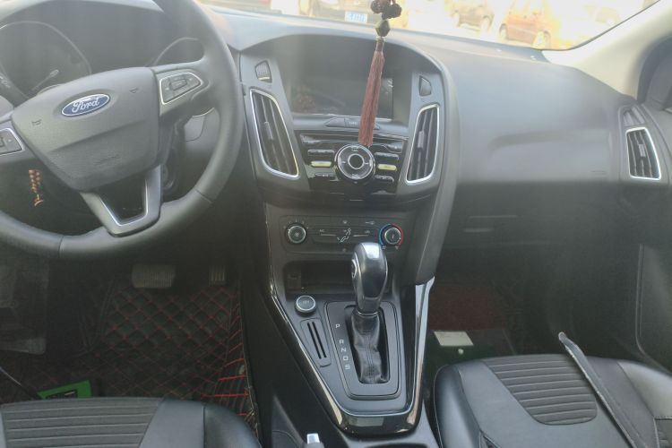 福特 福克斯 2018款 两厢经典 1.6L 自动风尚型智行版局部细节16