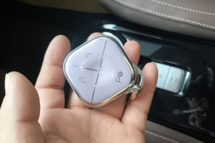 五菱汽车 五菱缤果 2024款 333km 灵犀互联款中控内饰11