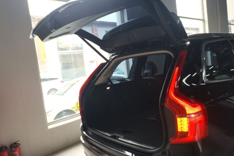 沃尔沃XC90 2020款 改款 T6 智逸豪华版 7座中控内饰23