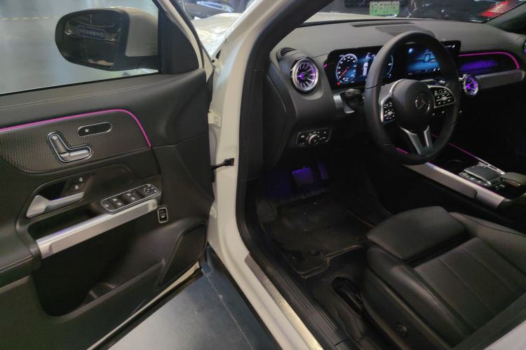 奔驰EQB 2024款 EQB 260中控内饰7003