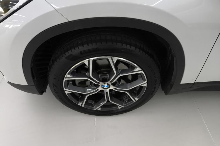 宝马X1 2021款 改款 sDrive25Li 领先型车身外观6007